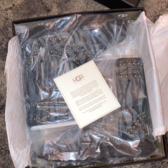 LIMITED EDITION AND RARE JIMMY CHOO UGGS - Picture 7 of 8